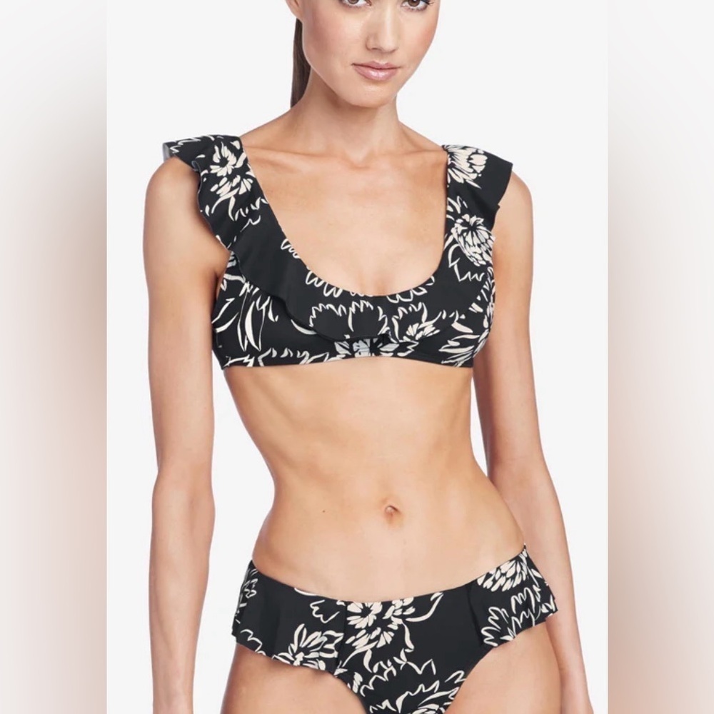Robin Piccone GRACIE RUFFLE SCOOP TOP